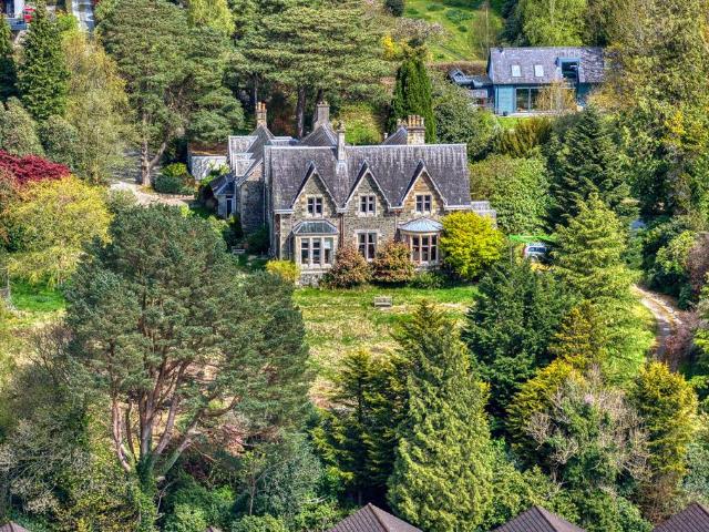 5 bedroom house for sale