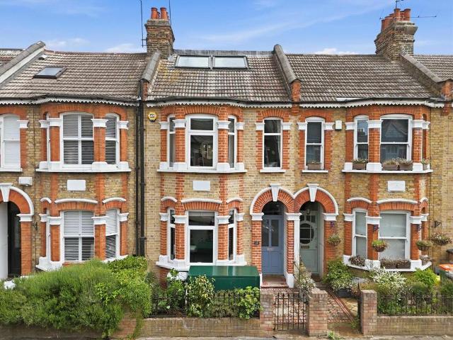 5 bedroom house for sale