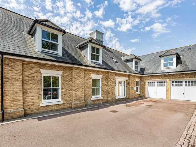 5 bedroom house for sale