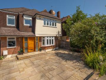 5 bedroom house for sale