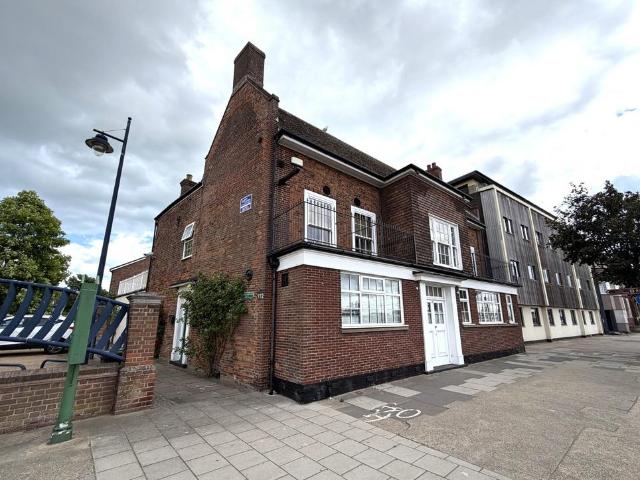 5 bedroom house for sale
