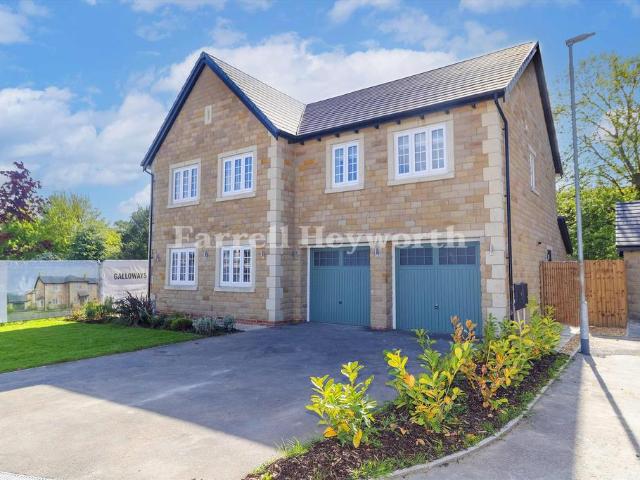 5 bedroom detached house for sale