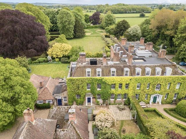 5 bedroom mews for sale