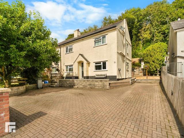 5 bedroom house for sale