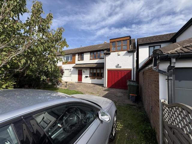 5 bedroom house for sale