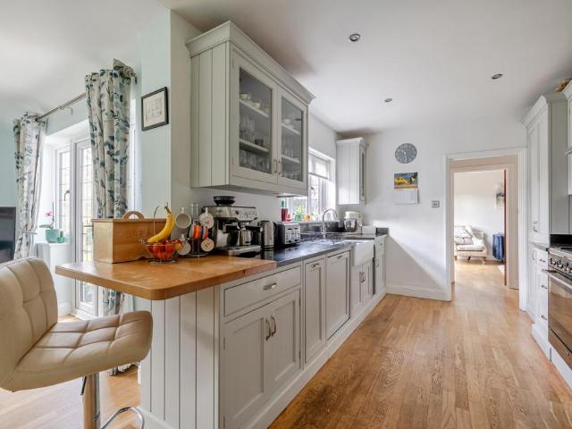 5 bedroom house for sale