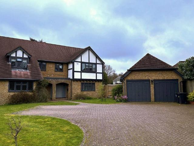 5 bedroom house for sale