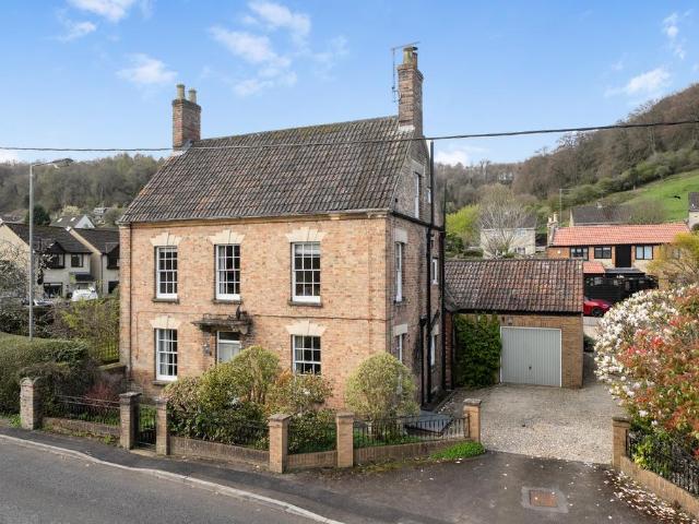 5 bedroom house for sale