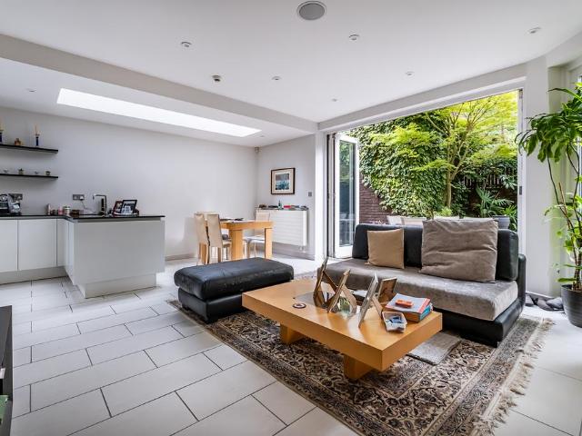 5 bedroom house for sale