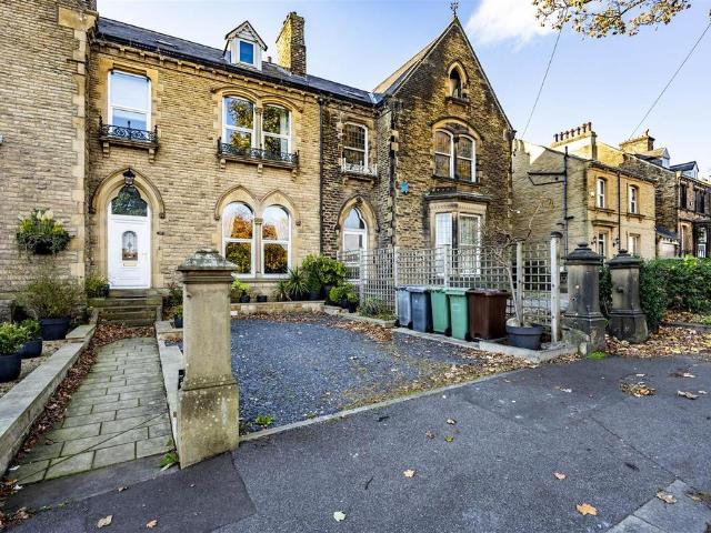 5 bedroom house for sale