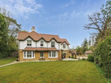 5 bedroom house for sale