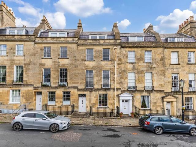 5 bedroom terraced house for sale