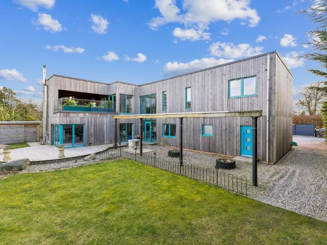 5 bedroom house for sale