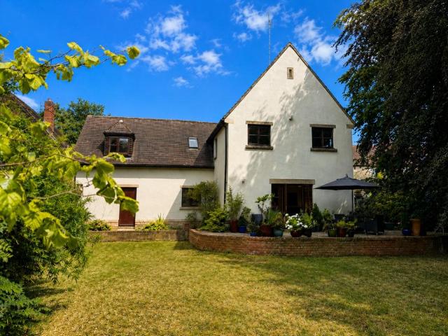 5 bedroom house for sale
