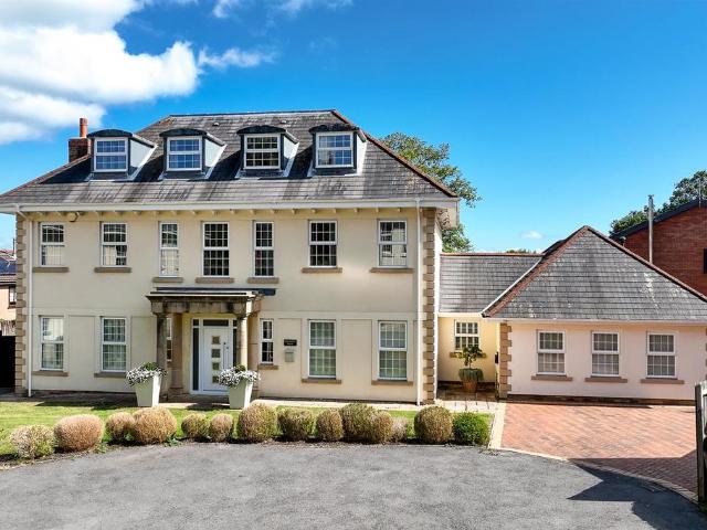 5 bedroom house for sale