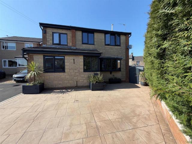 5 bedroom house for sale