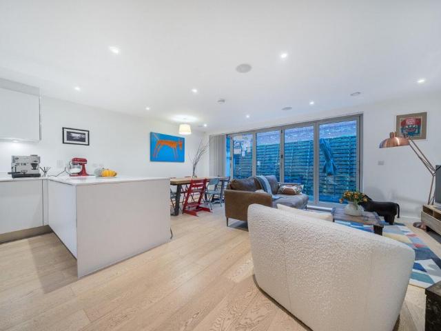 5 bedroom house for sale