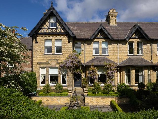 5 bedroom house for sale