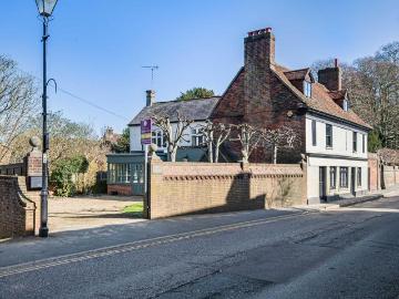 5 bedroom house for sale