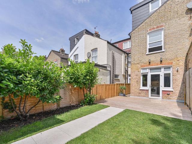5 bedroom house for sale