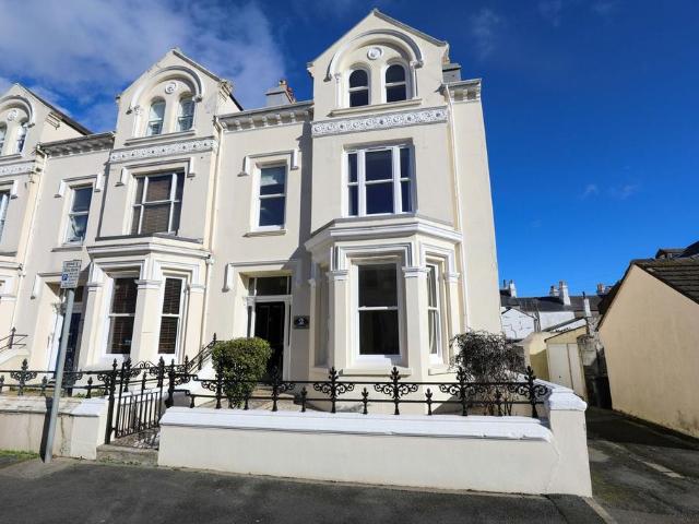 5 bedroom house for sale
