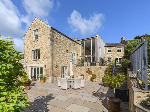 5 bedroom house for sale