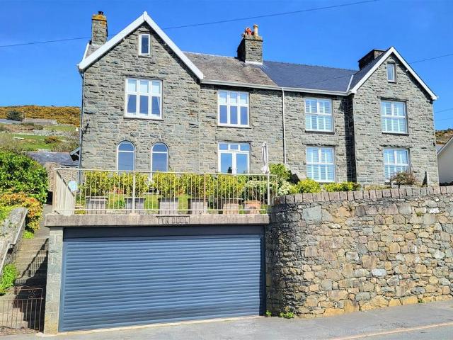 5 bedroom house for sale