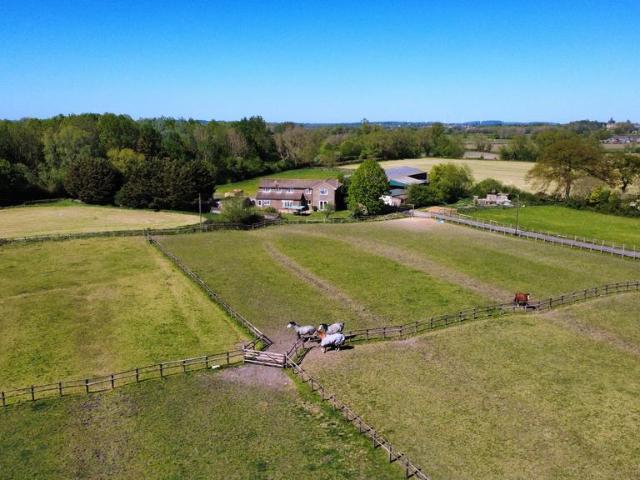 5 bedroom equestrian facility for sale