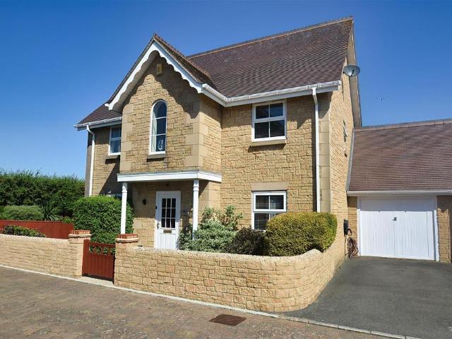 5 bedroom house for sale