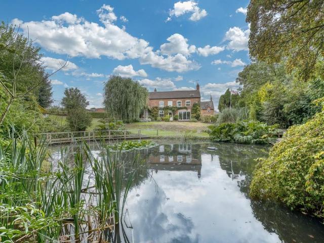 5 bedroom house for sale