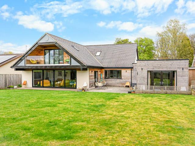 5 bedroom house for sale