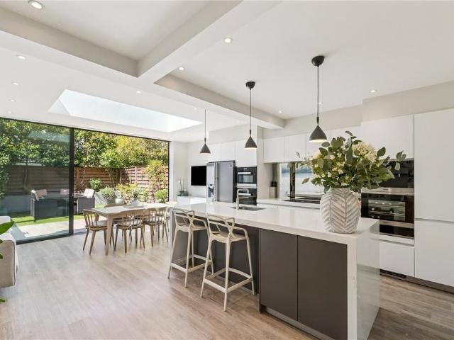 5 bedroom house for sale