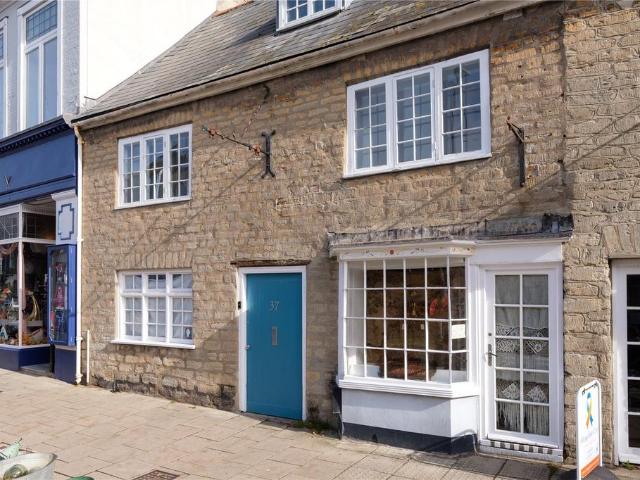 5 bedroom house for sale