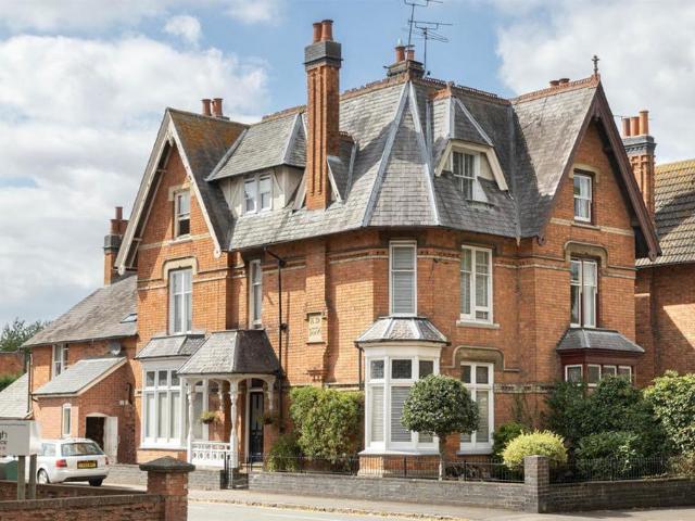 5 bedroom house for sale
