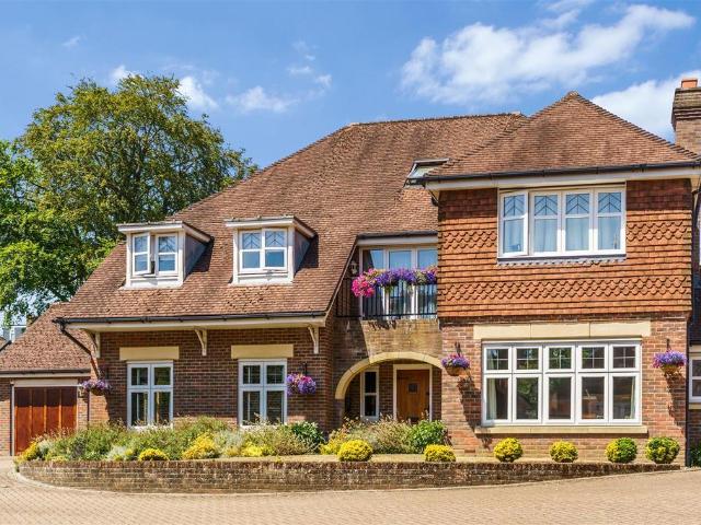 5 bedroom house for sale