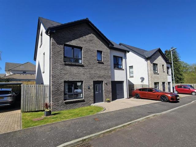 5 bedroom house for sale