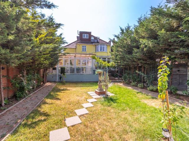 5 bedroom house for sale