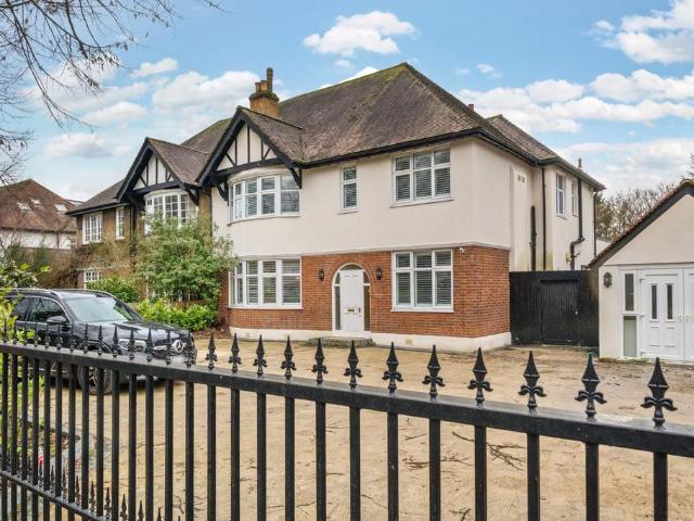 5 bedroom house for sale