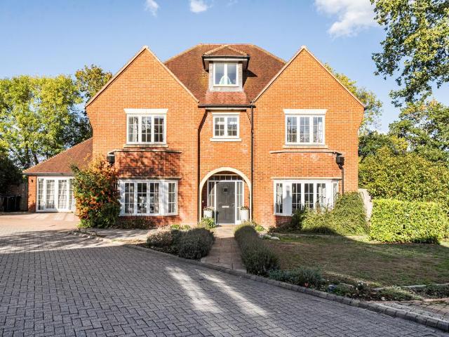 5 bedroom house for sale