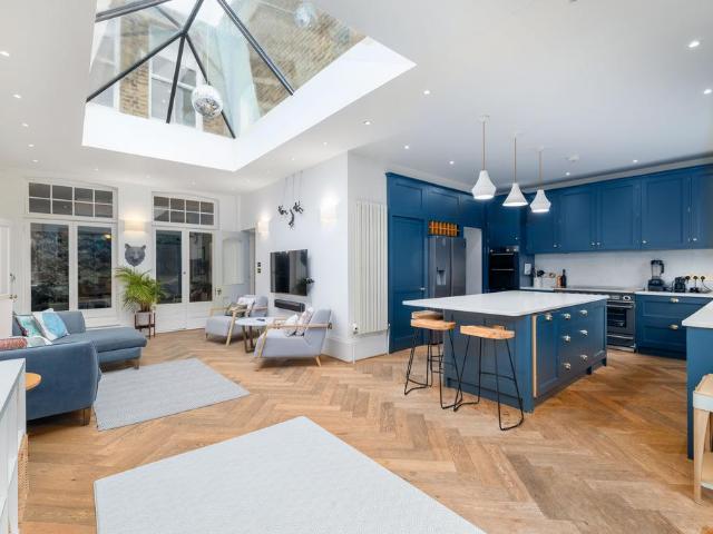 5 bedroom house for sale