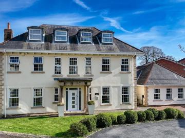 5 bedroom house for sale