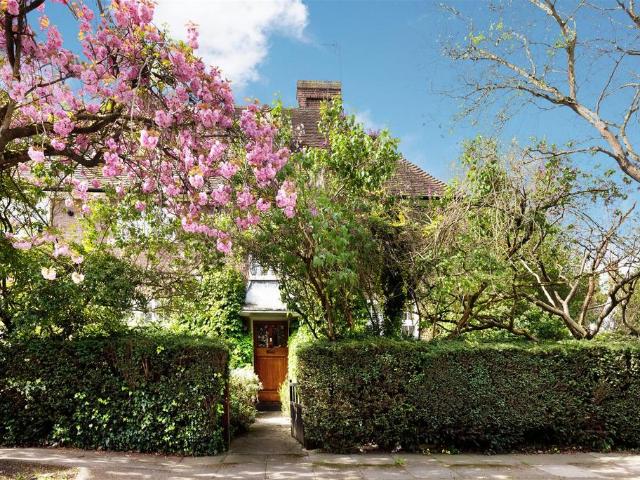 5 bedroom house for sale