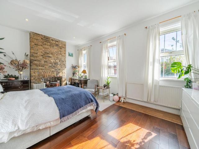 5 bedroom house for sale