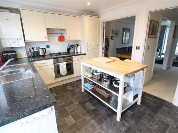 5 bedroom house for sale