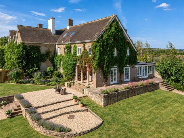 5 bedroom house for sale