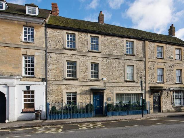 5 bedroom house for sale