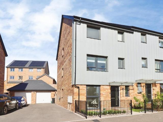5 bedroom house for sale