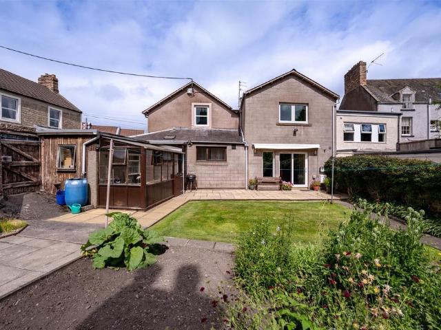 5 bedroom house for sale