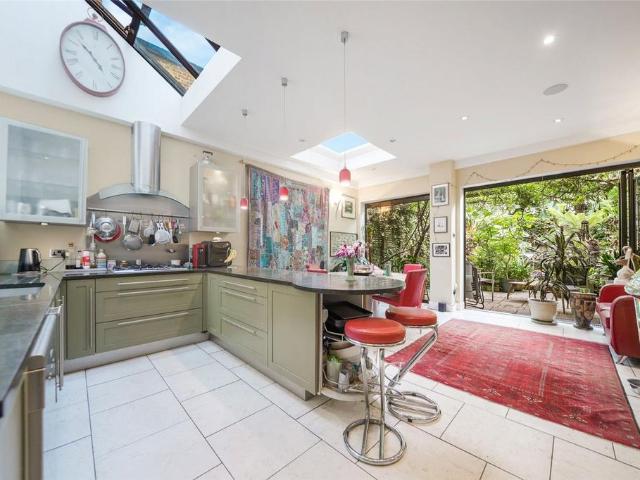 5 bedroom house for sale
