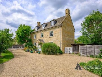5 bedroom house for sale